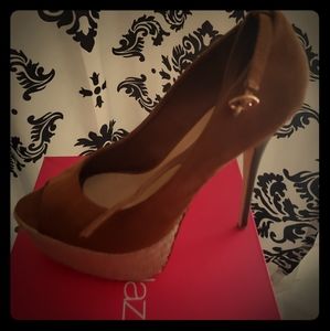 Brown suede 6 inch heels